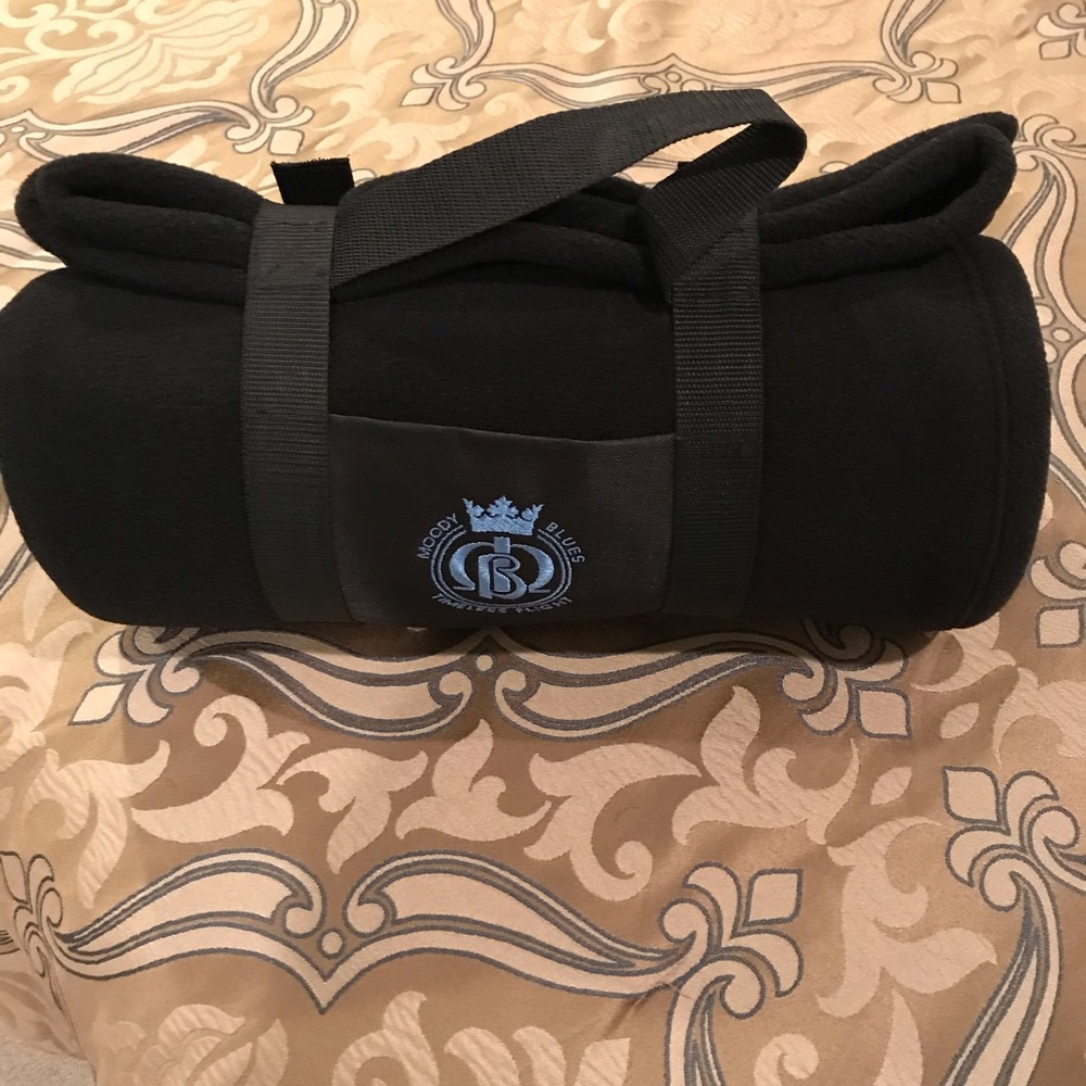 Moody Blues black throw. NWOT - Picture 2 of 3